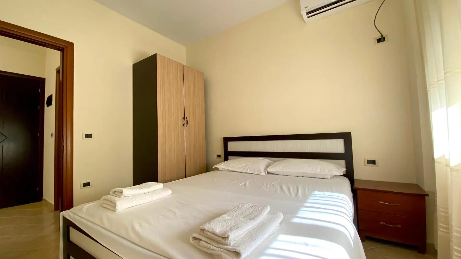 OniRana Apartments Borsh
